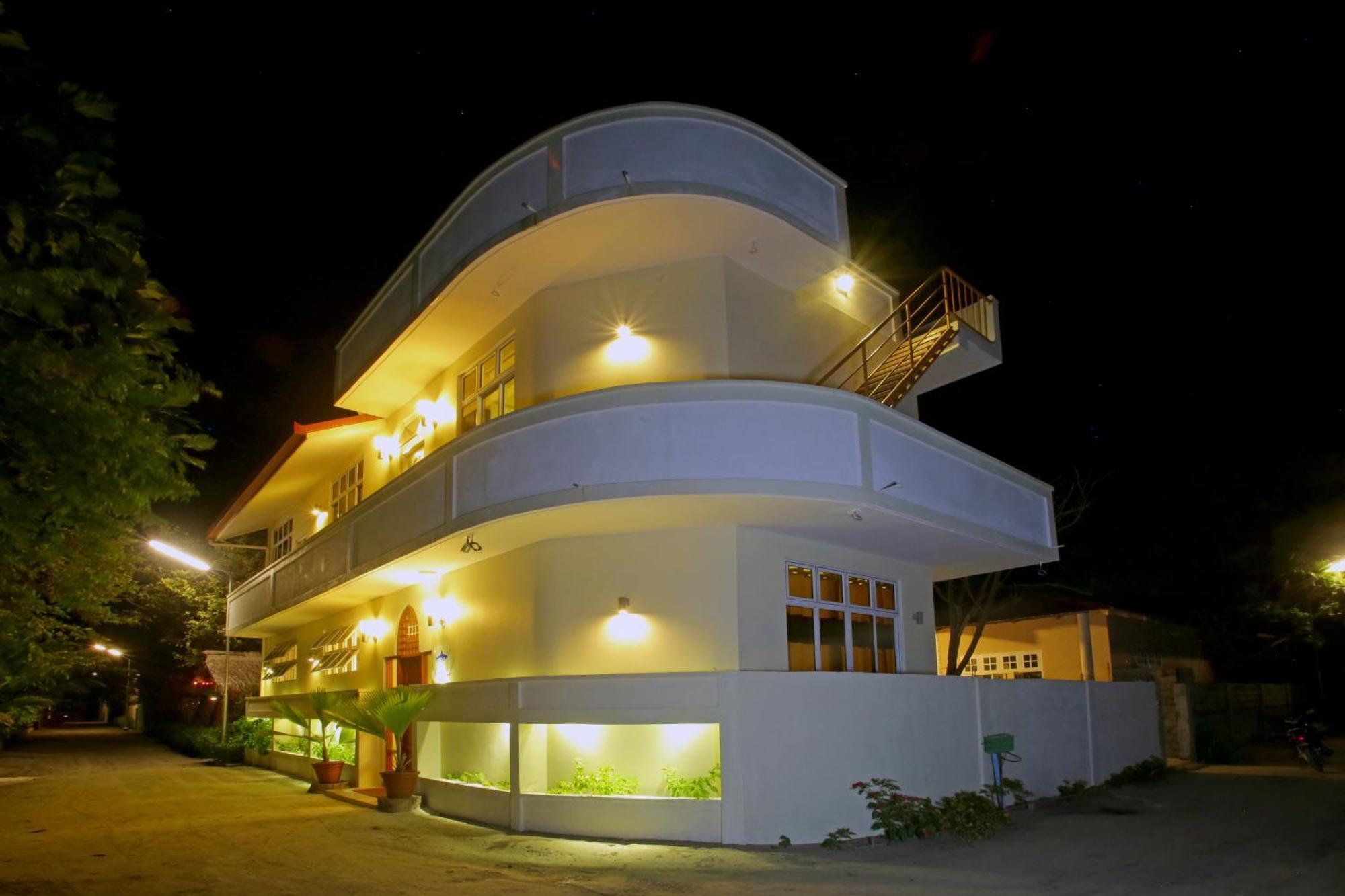 Hanifaru Transit Inn Dharavandhoo Bagian luar foto
