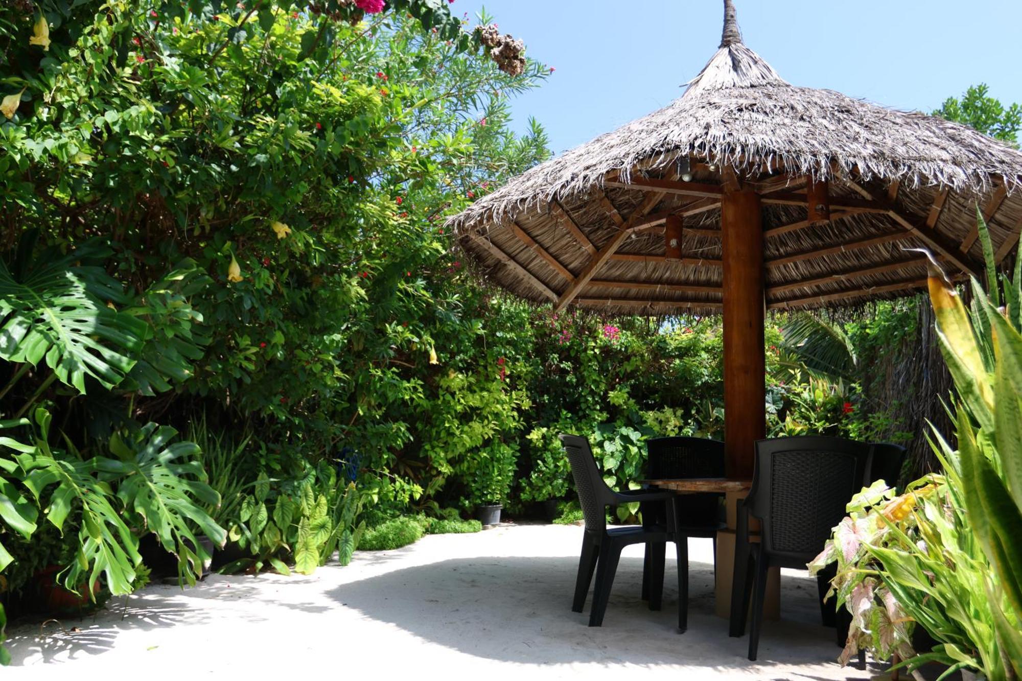 Hanifaru Transit Inn Dharavandhoo Bagian luar foto