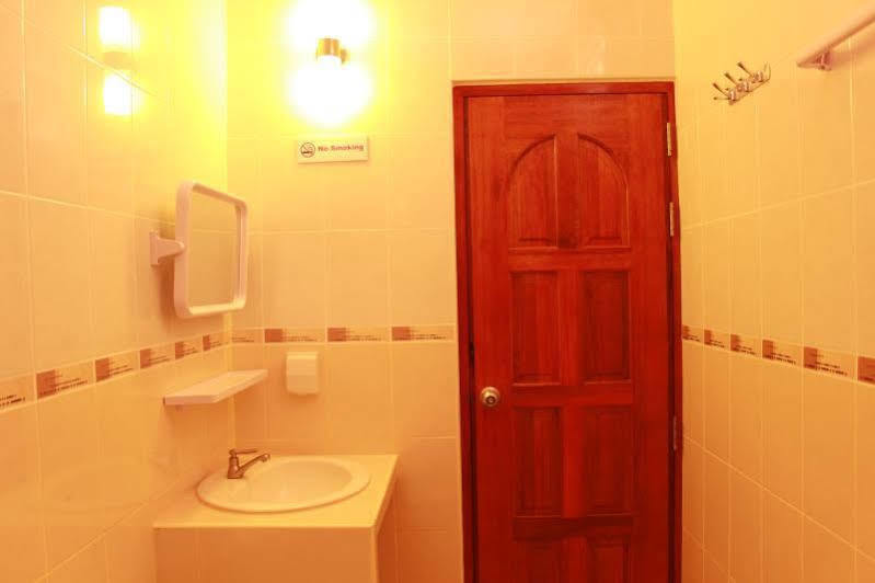 Hanifaru Transit Inn Dharavandhoo Bagian luar foto